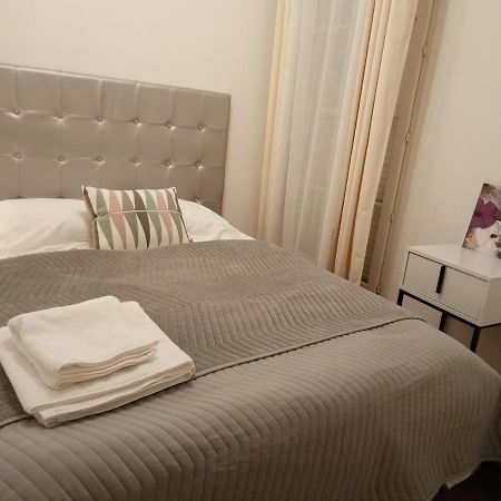 Confortable + เซร์ริส ภายนอก รูปภาพ